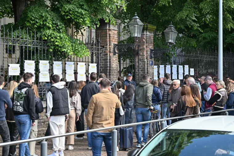 Golema gužva na birali&scaron;tu u Var&scaron;avskoj ulici u Zagrebu