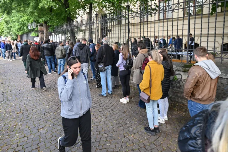 Golema gužva na birali&scaron;tu u Var&scaron;avskoj ulici u Zagrebu