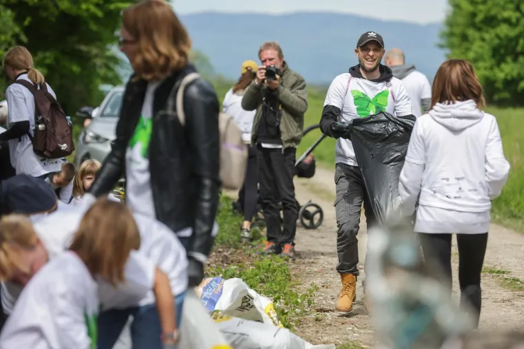 Tomislav Tomašević zasukao rukave i pokazao kako se to radi