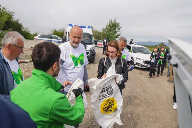 Tomislav Tomašević zasukao rukave i pokazao kako se to radi