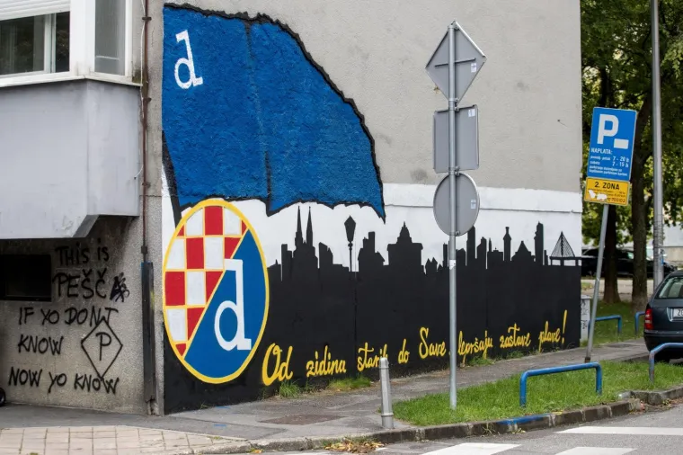 Grafit posvećen Dinamu u Tenjskoj ulici