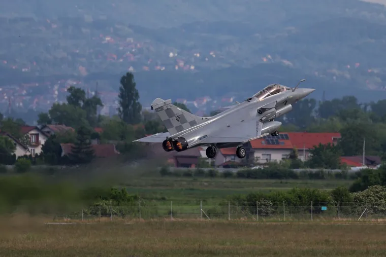 Rafalei paraju nebo iznad Hrvatske, piloti izvode svoju prvu zadaću