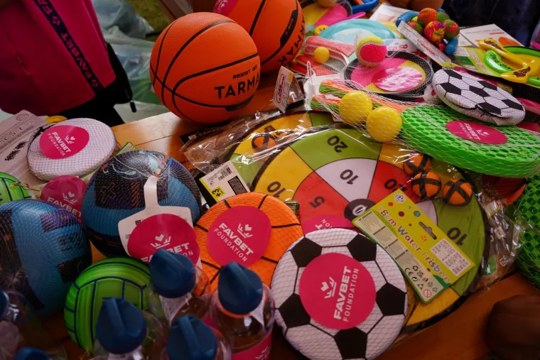 Sportsko &ndash; obiteljskim druženjem za praznik rada Crvena Kalina i Favbet Fundation razveselili brojne Ukrajince