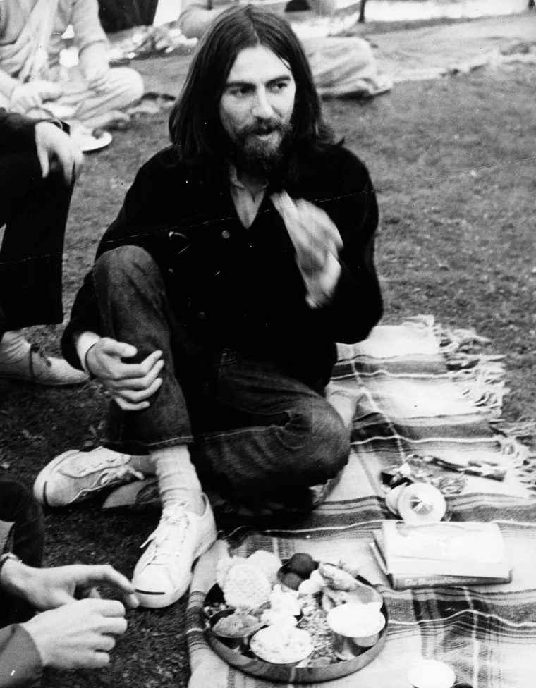 George Harrison je sljedeći put u bračnu luku uplovio s tajnicom diskografske kuće Dark Horse, Oliviju Trinidad Arias. Upoznali su se u uredu diskografske kuće u Los Angelesu, a vjenčali su se 1978. godine. Mjesec dana prije vjenčanja dobili su sina Dhanija Harrisona.
