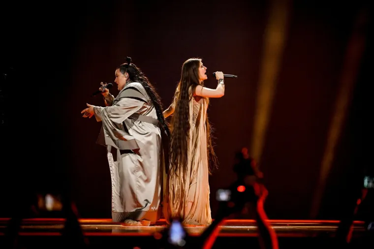 alyona alyona &amp; Jerry Heil 