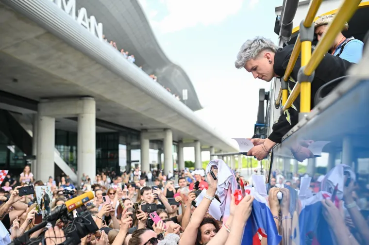 Trg bana Jelačića odzvanjao u ritmu Rim Tim Tagi Dim-a! Baby Lasagna nastupio na dočeku