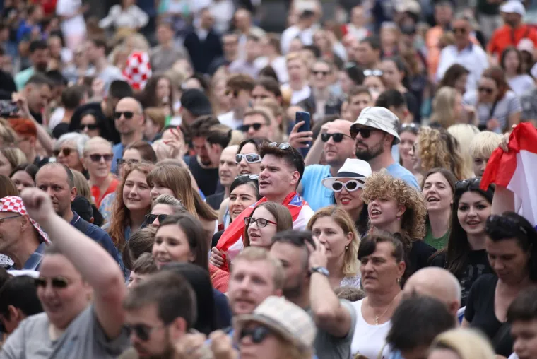Trg bana Jelačića odzvanjao u ritmu Rim Tim Tagi Dim-a! Baby Lasagna nastupio na dočeku