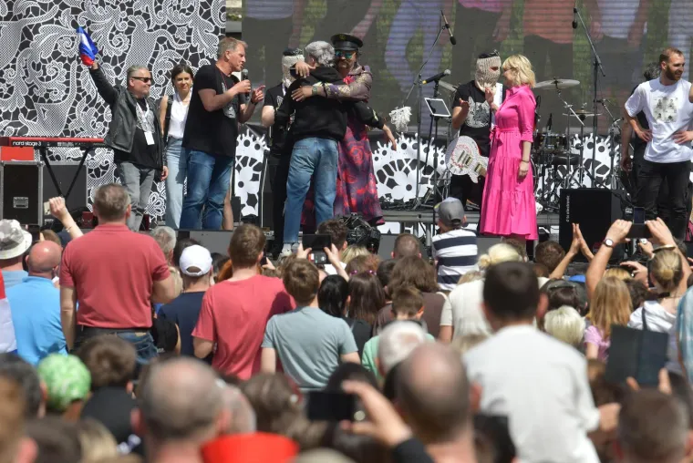 Trg bana Jelačića odzvanjao u ritmu Rim Tim Tagi Dim-a! Baby Lasagna nastupio na dočeku