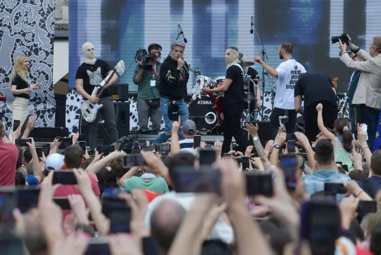 Trg bana Jelačića odzvanjao u ritmu Rim Tim Tagi Dim-a! Baby Lasagna nastupio na dočeku