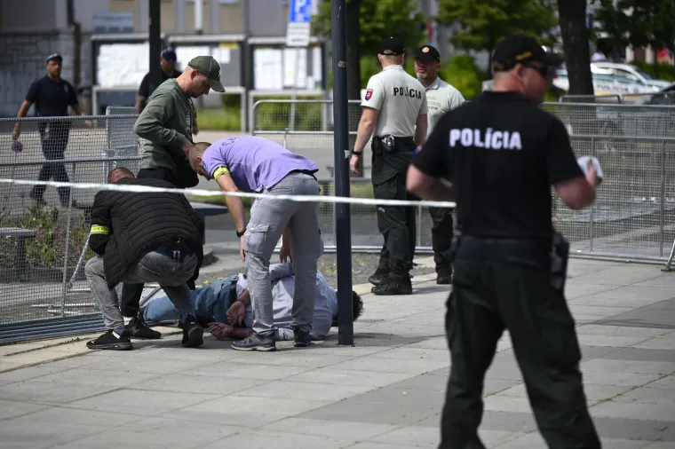 Odmah nakon pokušaja ubojstva, uhićen je slovački književnik Juraj Cintuli (71)