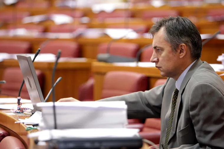 Imamo novi saziv Sabora, prisjetite se tko je žario i palio Markovim trgom dok su Sanader, Kosor i Bebić bili glavni