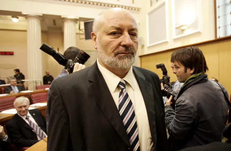 Imamo novi saziv Sabora, prisjetite se tko je žario i palio Markovim trgom dok su Sanader, Kosor i Bebić bili glavni