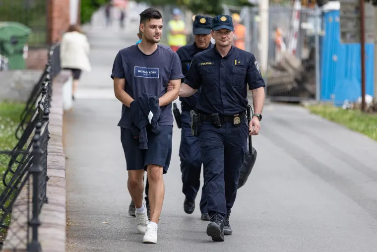 Ovo su osumnjičeni za preprodaju 300 kg marihuane i 700 kg konoplje