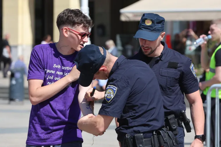 Počelo je ludilo: Evo kako slave maturanti u Zagrebu