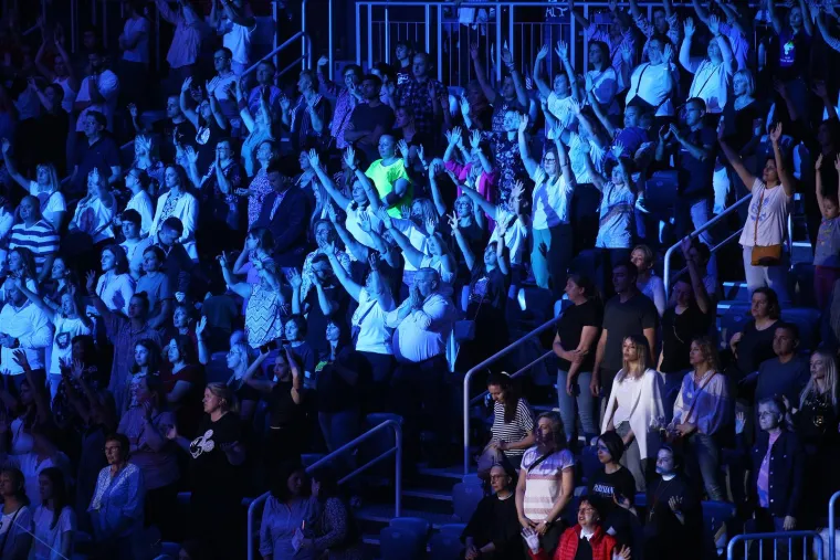 Održan veliki duhovni koncert 'Progledaj srcem': Pogledajte kakva je atmosfera bila u Areni