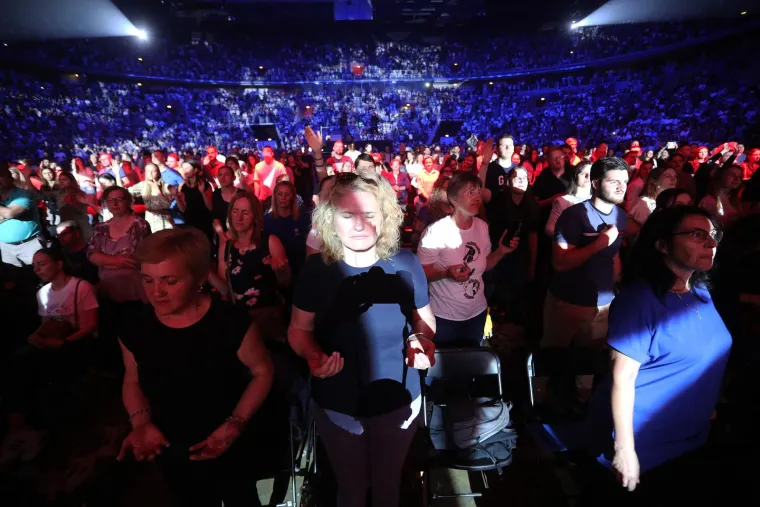 Održan veliki duhovni koncert 'Progledaj srcem': Pogledajte kakva je atmosfera bila u Areni