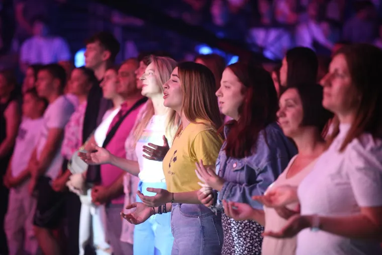 Održan veliki duhovni koncert 'Progledaj srcem': Pogledajte kakva je atmosfera bila u Areni