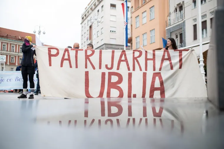 Ovako je jutros izgledao centar Zagreba: Molitelji naišli na konkurenciju protuprosvjednika