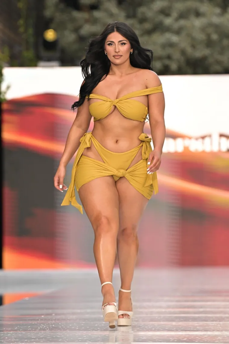 Jeste li vidjeli danas ljepše bikinije? Nema dalje, ova modna revija je apsolutni hit