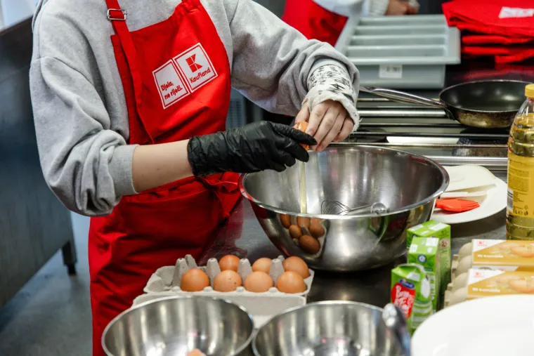 &Scaron;tićenice Centra za djecu Zagreb uspje&scaron;no su savladale osnove kuhanja te su im uručeni certifikati o pohađanju Kaufland &scaron;kole kuhanja