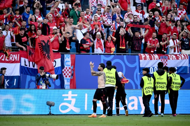 Ovo se nije vidjelo u tv prijenosu: Pogledajte &scaron;to su Albanci napravili nakon posljednjeg sučevog zvižduka