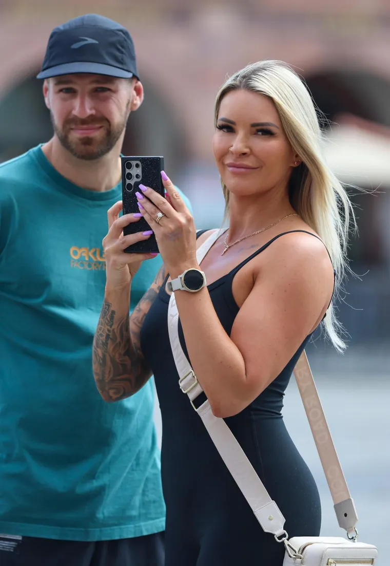 Hrvati okupirali Leipzig, pažnju je privukla misteriozna plavokosa ljepotica