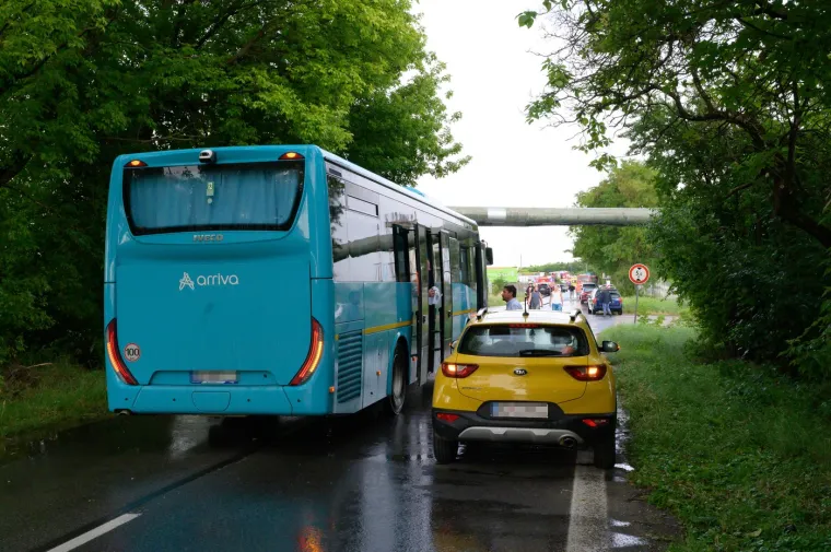 U stravičnom sudaru vlaka i autobusa u Slovačkoj, petero mrtvih!