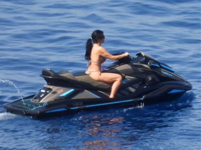 Kim Kardashian uživa na odmoru s Jeffom Bezosom u Grčkoj: Nije propustila ni ovo