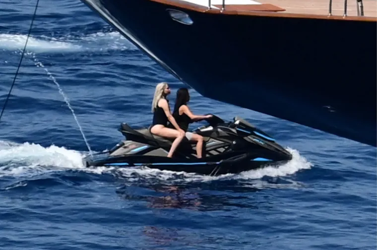 Kim Kardashian uživa na odmoru s Jeffom Bezosom u Grčkoj: Nije propustila ni ovo
