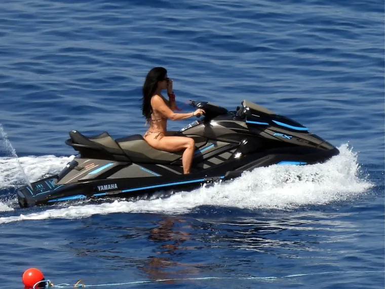 Kim Kardashian uživa na odmoru s Jeffom Bezosom u Grčkoj: Nije propustila ni ovo
