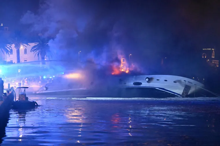 U noći gorjela jahta vrijedna 3 milijuna eura, brzom reakcijom građana i vatrogasaca spriječena još veća tragedija