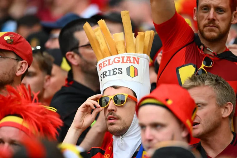 Od krumpirića do Super Maria: Pogledajte najkreativnije kostime navijača na Europskom prvenstvu