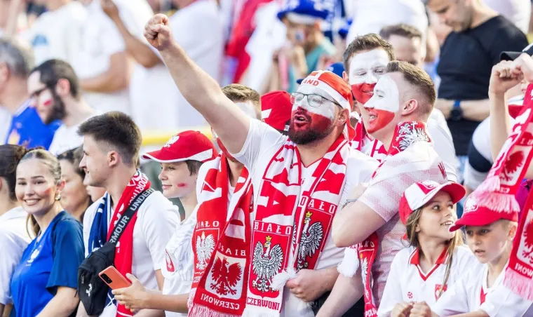 Od krumpirića do Super Maria: Pogledajte najkreativnije kostime navijača na Europskom prvenstvu