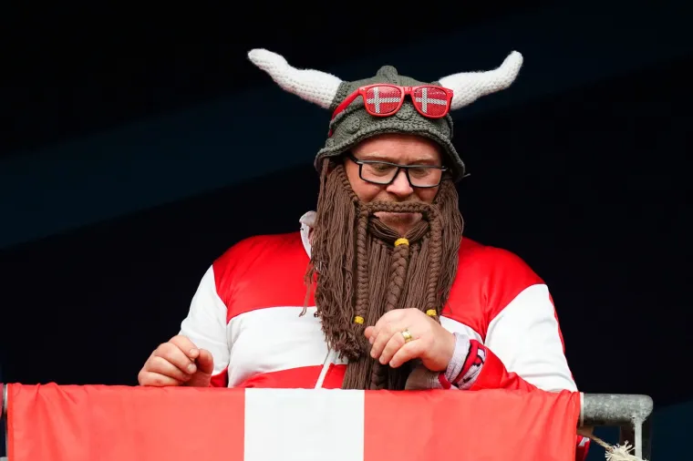 Od krumpirića do Super Maria: Pogledajte najkreativnije kostime navijača na Europskom prvenstvu