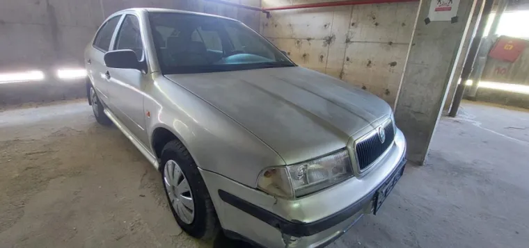 &Scaron;koda Octavia 1.6 LX, početna cijena: 133,12 &euro;
