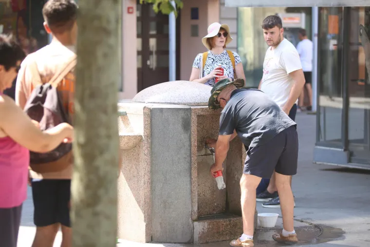 Jedni roštiljali, drugi utjehu potražili u moru: Ovako su se građani diljem Hrvatske nosili sa strašnim vrućinama