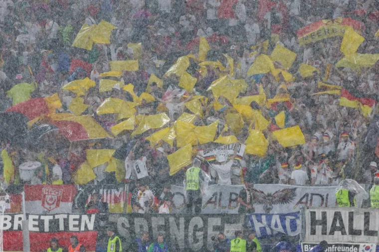 Pogledajte kako je izgledalo nevrijeme biblijskih razmjera na Euru: Nedostajali su samo skakavci i žabe