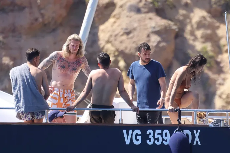 Poznata sportska novinarka i tragičar iz finala Lige prvaka uživaju na jahti u Italiji