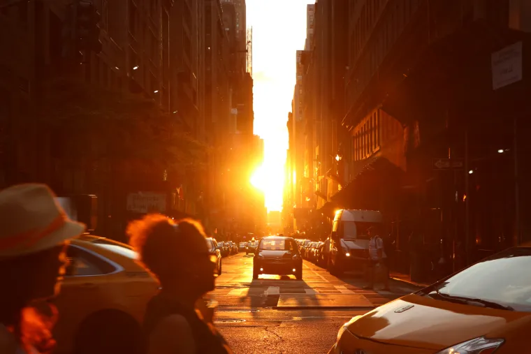 U većem dijelu zemlje temperature mjesecima nisu padale ispod 90 stupnjeva Fahrenheita. Otprilike 20 milijardi dolara &scaron;tete zabilježeno je od poljoprivrednih izvora pogođenih su&scaron;om koja je uslijedila, a uginuće stoke također je pridonijelo financijskom teretu. Toplinskom valu do&scaron;ao je kraj dolaskom uragana Allen.