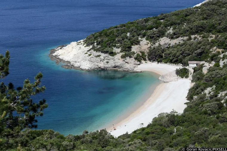 Iako je put do plaže izazovan, nagrada je vrijedna truda.