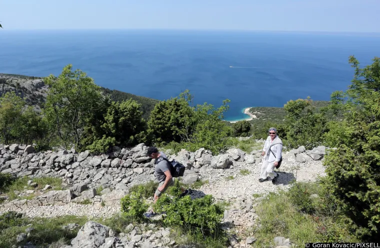 Hrvatsko selo navrh litice: Ima samo jednu stanovnicu i plažu dostojnu Maldiva