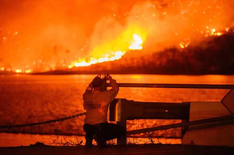 Nije Barbieland već vatreni pakao! Buktinja guta sve, ljudi su očajni: 'Nisam znala da može biti ovako stra&scaron;no'