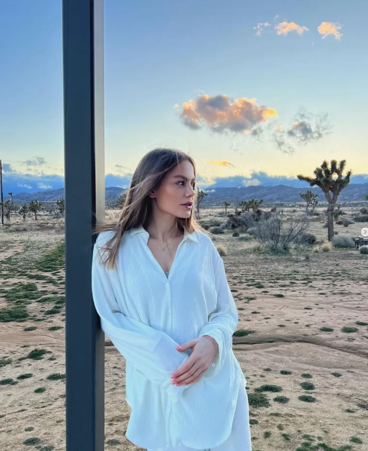 TikTokerica Laura na Instagramu ima preko 260.000 pratitelja. Ova ljepotica rođena je u Berlinu, a Laura i Dani su vezu obznanili javnosti na Novu godinu 2024. 