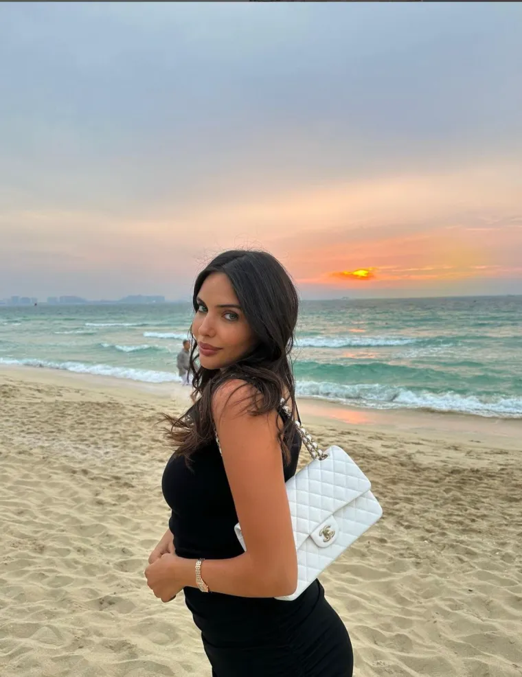 Prekrasna talijanska manekenka Sara je Ilkaya Gundogana upoznala 2021. godine. Godinu dana kasnije, 2022. godine, zaručili su se i vjenčali na privatnoj ceremoniji.