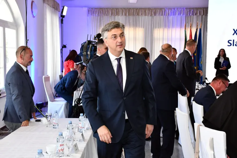 O čemu to razmi&scaron;lja Andrej Plenković?