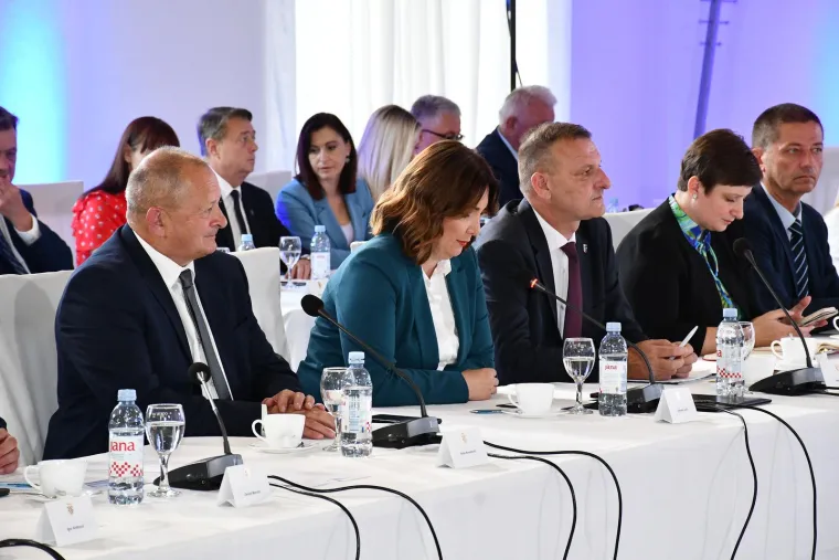 O čemu to razmi&scaron;lja Andrej Plenković?