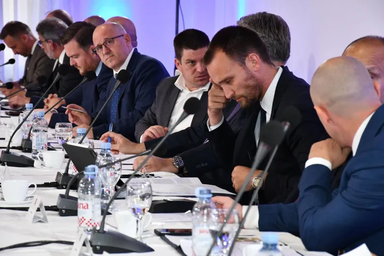 O čemu to razmi&scaron;lja Andrej Plenković?