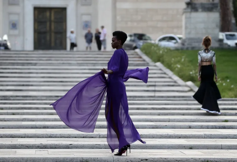 Biste li nosili mrežasto bez ičega ispod? Ove ljepotice to su odradile vrhunski