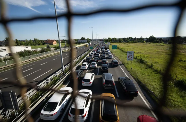 Počelo je: Kolone na autoputu u smjeru mora. Nije ni čudo, plaže su prepune