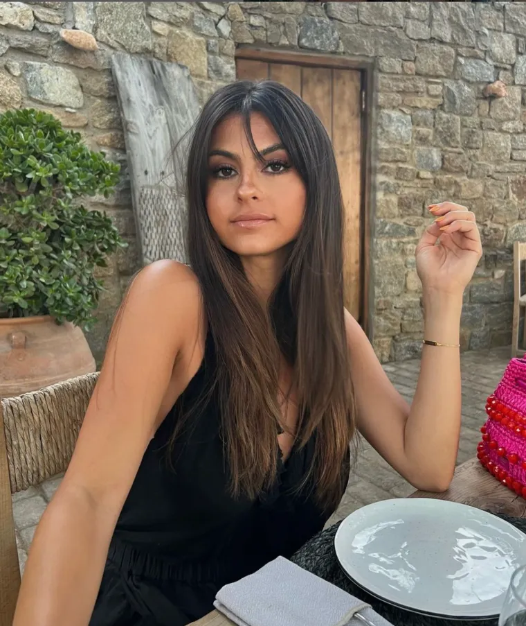  Prohodali su 2019., a jedno su vrijeme bili prisiljeni živjeti odvojeno jer je Alexandra zavr&scaron;avala studij prava u Z&uuml;richu. Par jo&scaron; nema djece. 